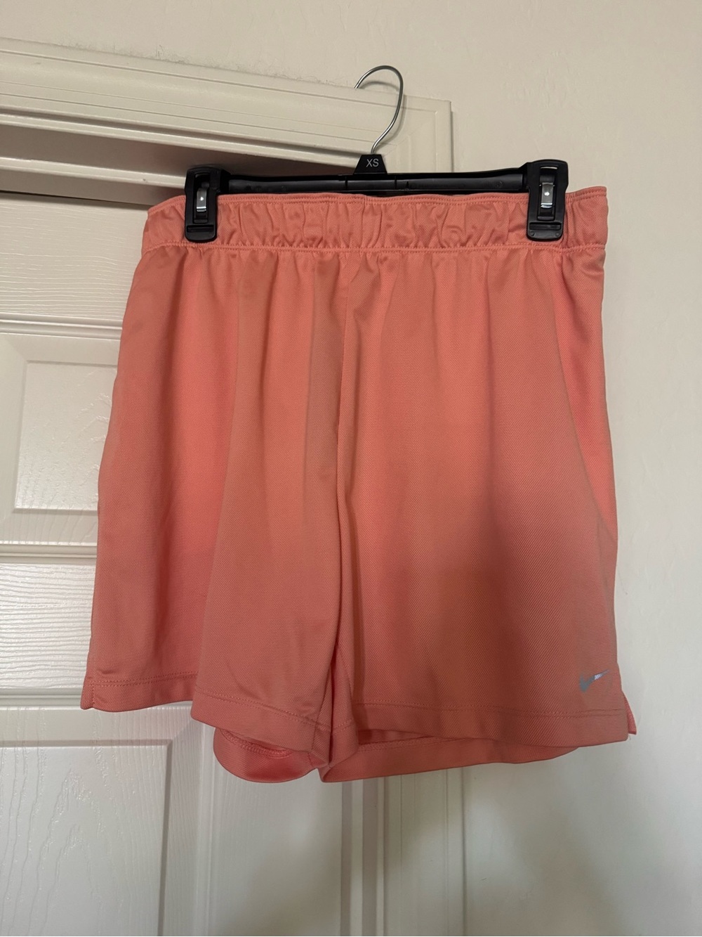 NWT Nike Dri-FIT Attack Running Shorts Women’s Medium Apricot Agate Orange